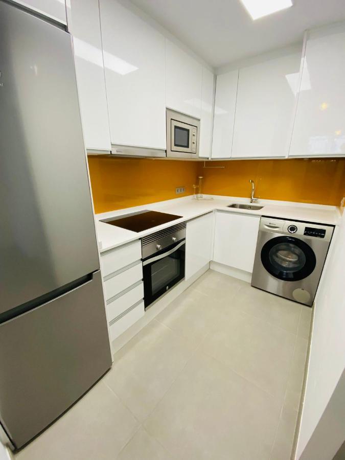 Bonito Apartamento De 2 Habitaciones Con Terraza Málaga Exterior foto
